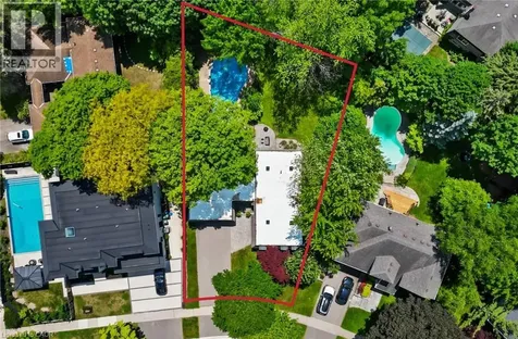 166 Castle Crescent Oakville ON L6J 5H3