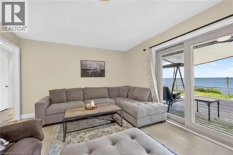 15 Cheval Drive Grimsby ON L3M 4P3