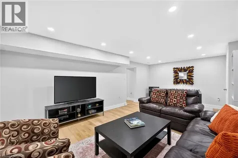 15 Cheval Drive Grimsby ON L3M 4P3