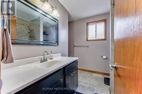 184 Stonyburn Crescent Cambridge ON N1R 7X8