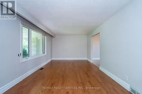 285 Thorncrest Drive Waterloo ON N2L 4L2