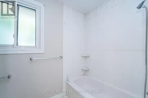 285 Thorncrest Drive Waterloo ON N2L 4L2