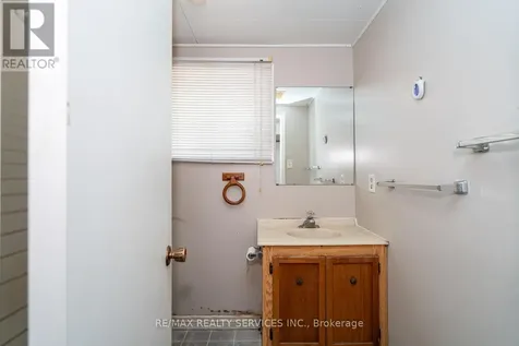 285 Thorncrest Drive Waterloo ON N2L 4L2