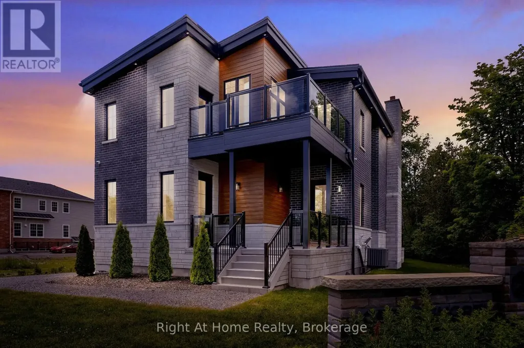 213 Suzanne Mess Boulevard Cobourg ON K9A 3L3