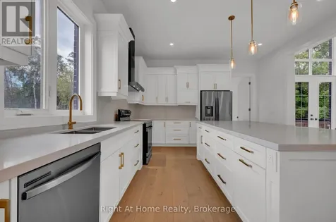 213 Suzanne Mess Boulevard Cobourg ON K9A 3L3