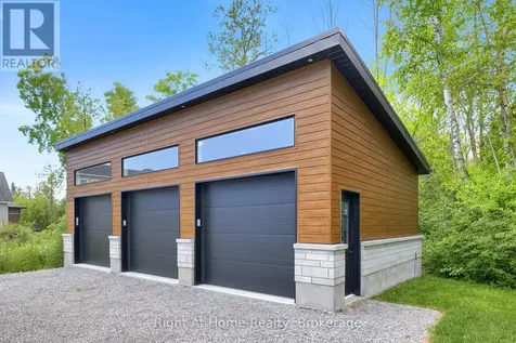 213 Suzanne Mess Boulevard Cobourg ON K9A 3L3