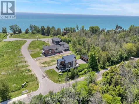 213 Suzanne Mess Boulevard Cobourg ON K9A 3L3