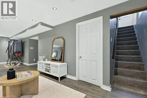 720 Britannia Avenue Hamilton ON L8H 2A9