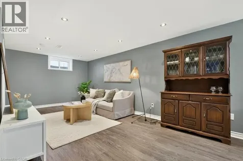 720 Britannia Avenue Hamilton ON L8H 2A9