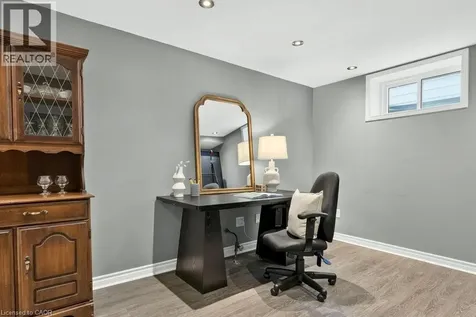 720 Britannia Avenue Hamilton ON L8H 2A9