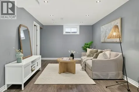 720 Britannia Avenue Hamilton ON L8H 2A9