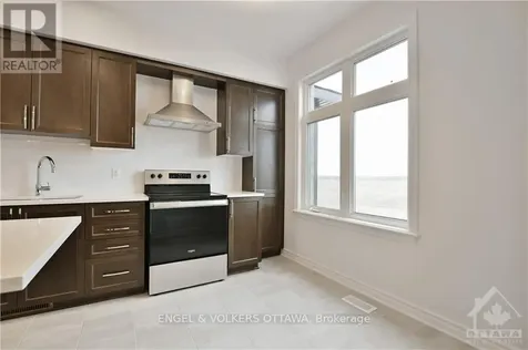 18 Verglas Lane Ottawa ON K1W 0P5