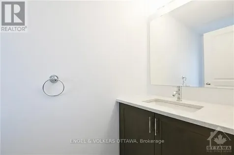 18 Verglas Lane Ottawa ON K1W 0P5