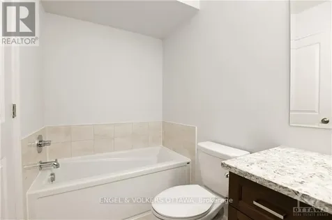 18 Verglas Lane Ottawa ON K1W 0P5