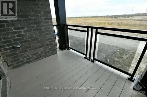 18 Verglas Lane Ottawa ON K1W 0P5