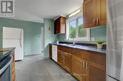 1844 Prestwick Drive Ottawa ON K1E 2T3