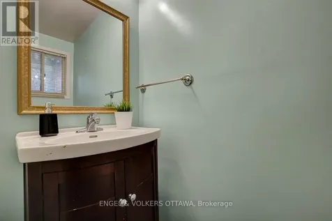 1844 Prestwick Drive Ottawa ON K1E 2T3