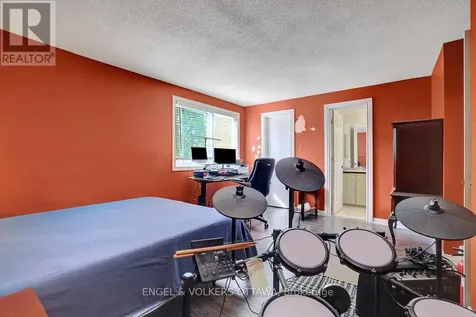 1844 Prestwick Drive Ottawa ON K1E 2T3