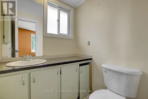 1844 Prestwick Drive Ottawa ON K1E 2T3