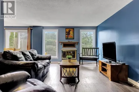 1844 Prestwick Drive Ottawa ON K1E 2T3
