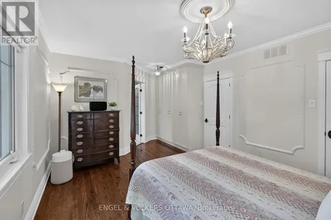 246 Mountbatten Avenue Ottawa ON K1H 7L8