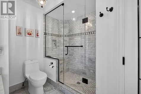 246 Mountbatten Avenue Ottawa ON K1H 7L8