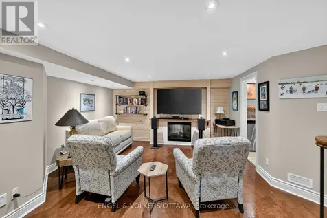 246 Mountbatten Avenue Ottawa ON K1H 7L8