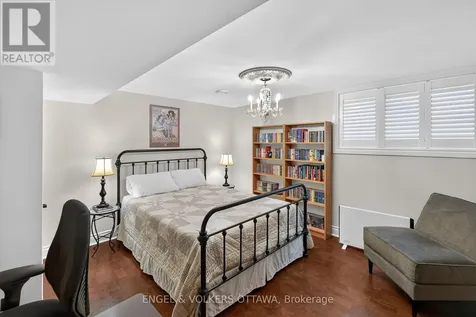 246 Mountbatten Avenue Ottawa ON K1H 7L8