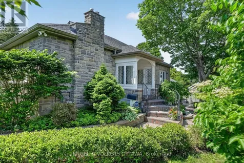 246 Mountbatten Avenue Ottawa ON K1H 7L8