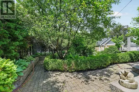 246 Mountbatten Avenue Ottawa ON K1H 7L8