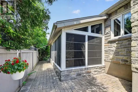 246 Mountbatten Avenue Ottawa ON K1H 7L8