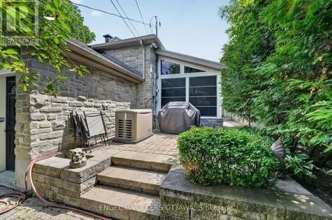 246 Mountbatten Avenue Ottawa ON K1H 7L8