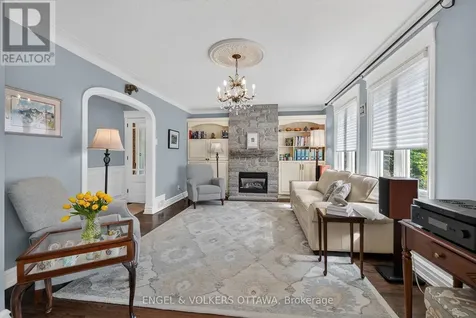 246 Mountbatten Avenue Ottawa ON K1H 7L8