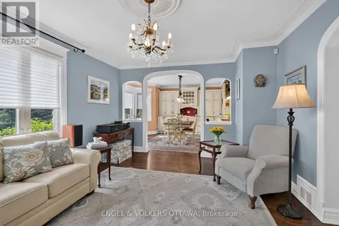 246 Mountbatten Avenue Ottawa ON K1H 7L8