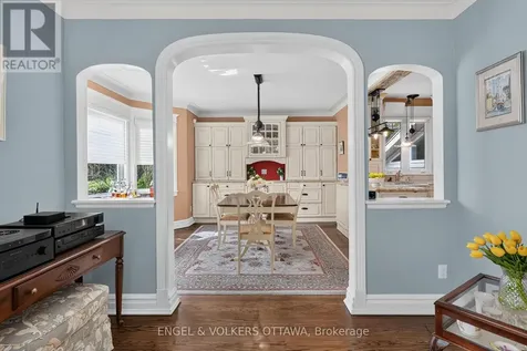 246 Mountbatten Avenue Ottawa ON K1H 7L8