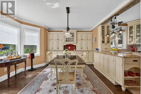 246 Mountbatten Avenue Ottawa ON K1H 7L8