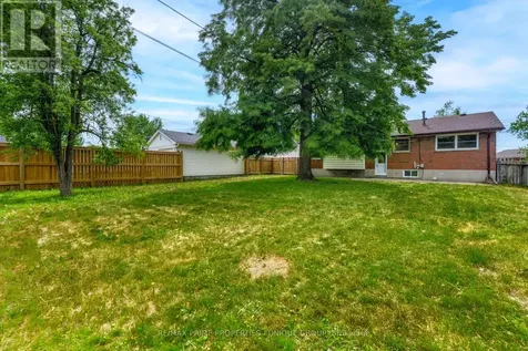 890 Hollands Avenue Sarnia ON N7S 3C1