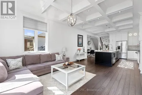 313 Robina Avenue Toronto (oakwood Village) ON M6C 3Z2
