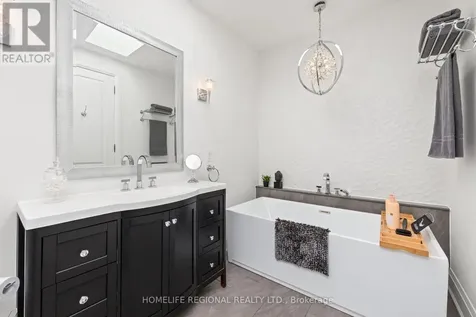 313 Robina Avenue Toronto (oakwood Village) ON M6C 3Z2