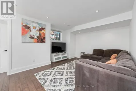313 Robina Avenue Toronto (oakwood Village) ON M6C 3Z2