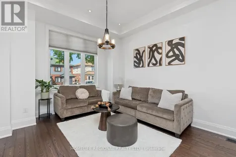 313 Robina Avenue Toronto (oakwood Village) ON M6C 3Z2