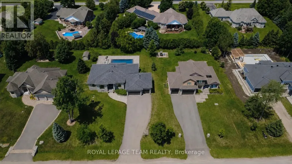 1801 Cedarlakes Way Ottawa ON K4P 1G4