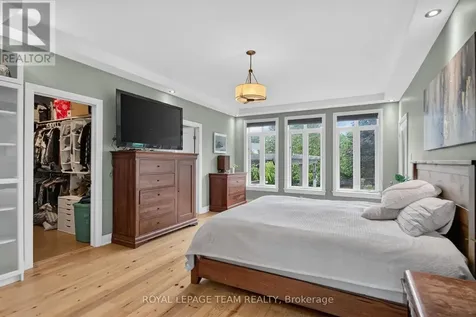 1801 Cedarlakes Way Ottawa ON K4P 1G4