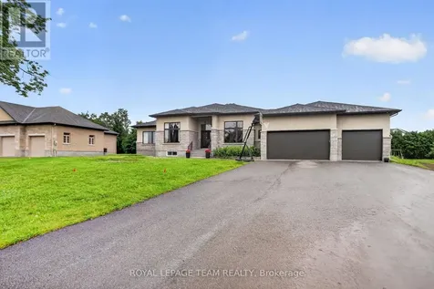 1801 Cedarlakes Way Ottawa ON K4P 1G4