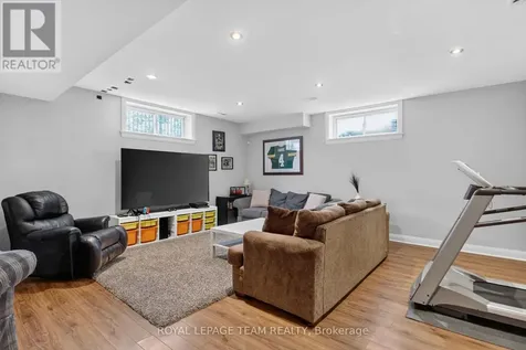 1801 Cedarlakes Way Ottawa ON K4P 1G4