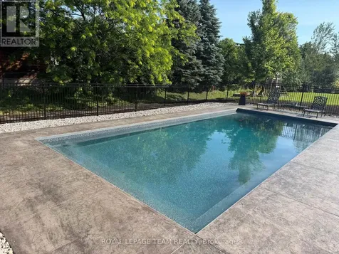 1801 Cedarlakes Way Ottawa ON K4P 1G4