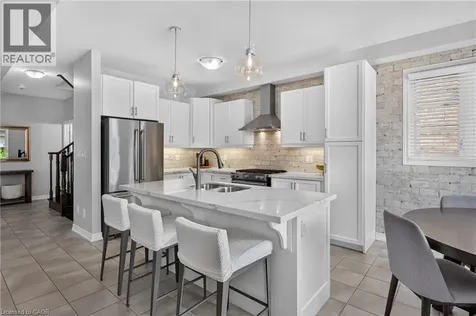 5 Narbonne Crescent Stoney Creek ON L8J 0J8