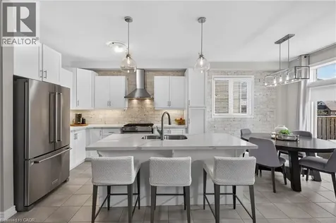 5 Narbonne Crescent Stoney Creek ON L8J 0J8