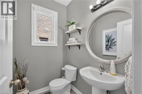 5 Narbonne Crescent Stoney Creek ON L8J 0J8