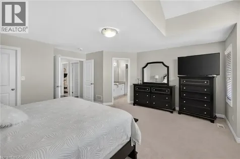 5 Narbonne Crescent Stoney Creek ON L8J 0J8